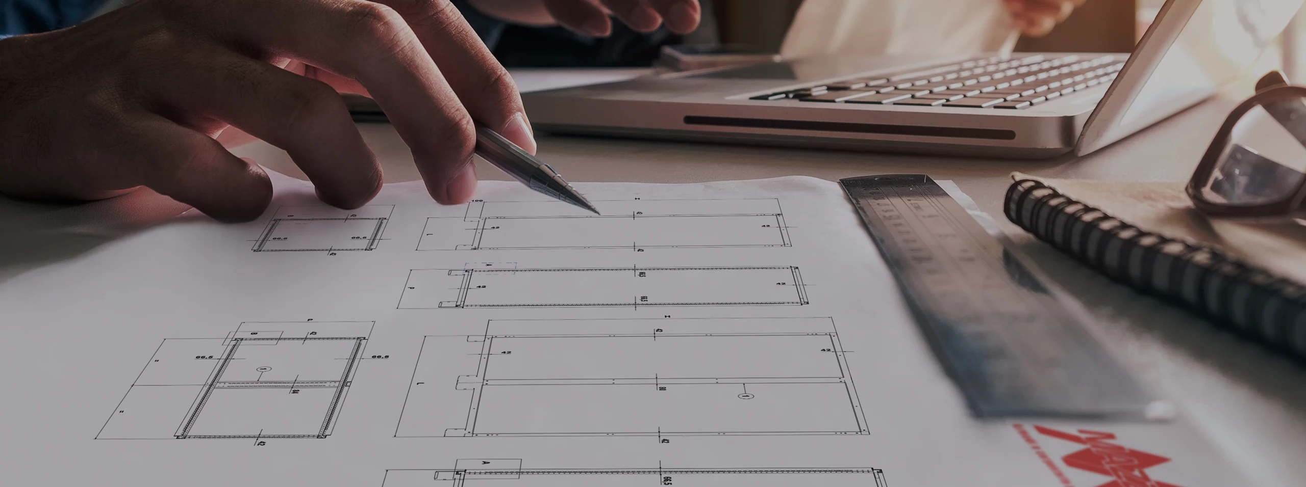 testate/Carpenterie_quadri_elettrici_su_disegno.webp